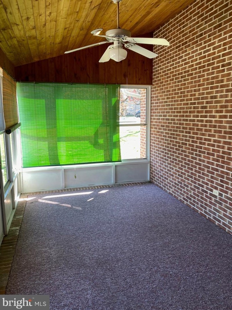 636 Wyomissing Blvd, Reading PA  19610-1759 exterior