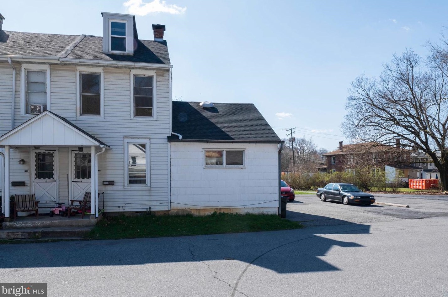 136 Bennett St, Reading, PA 19605-2735
