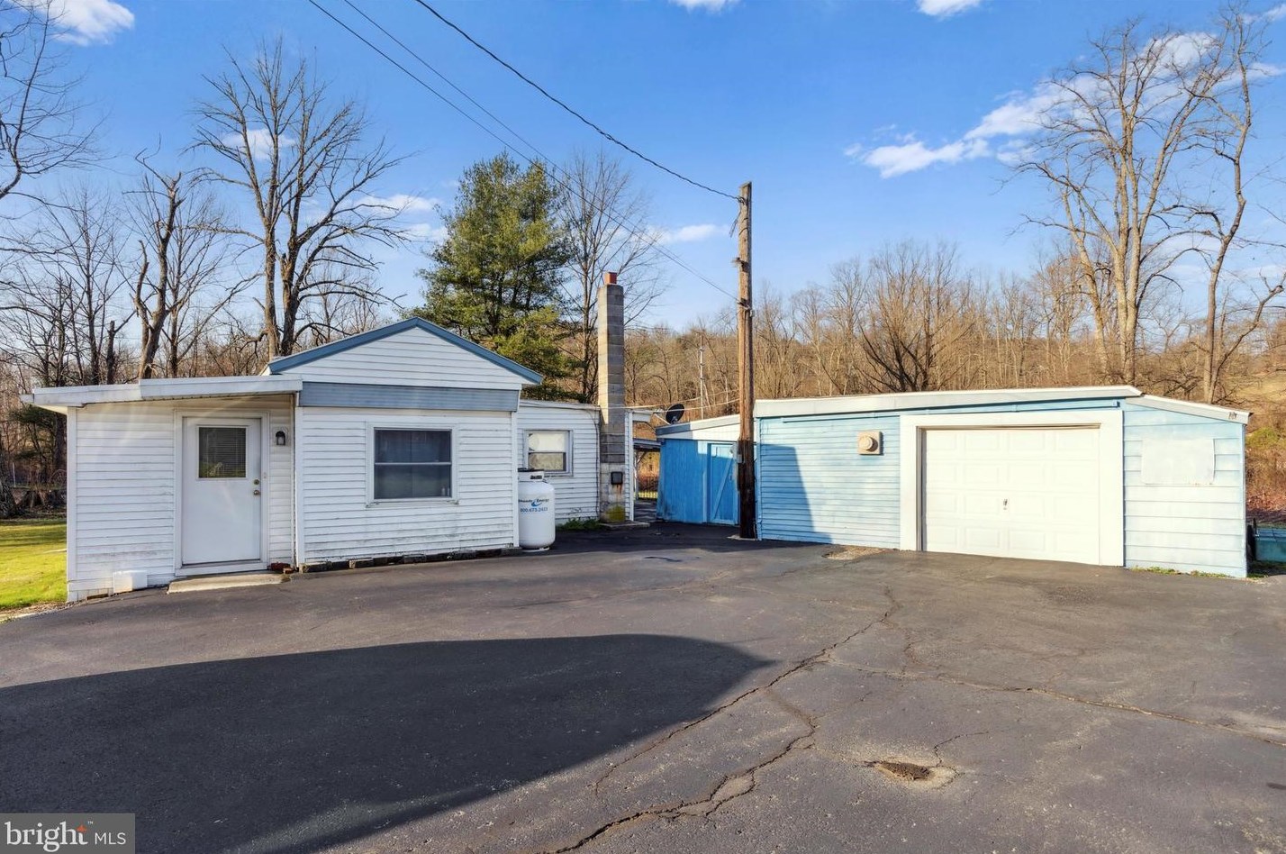 1228 W Philadelphia Ave, Spangsville, PA 19512