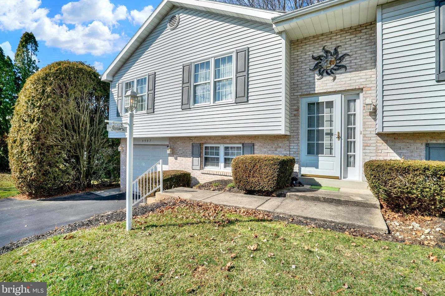 4907 Farming Ridge Blvd, Reading, PA 19606-2451