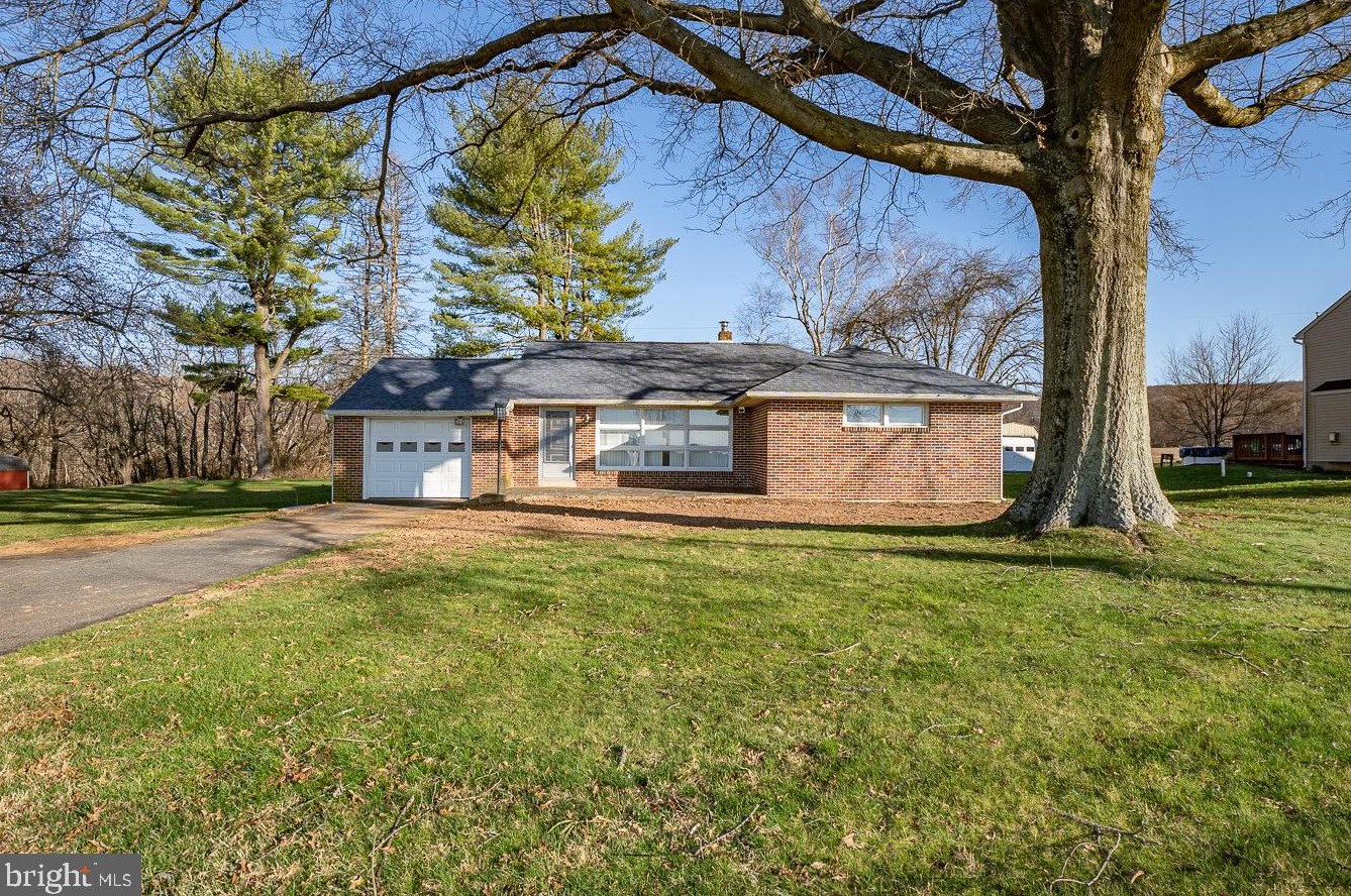 1179 Reading Ave, Spangsville, PA 19512