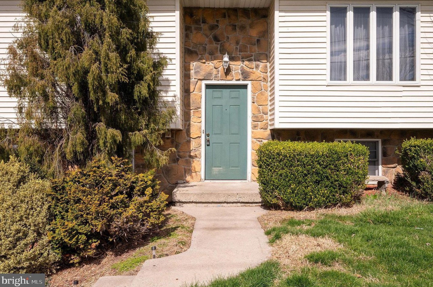 1905 Mcknights Gap Rd, Reading, PA 19604-1100