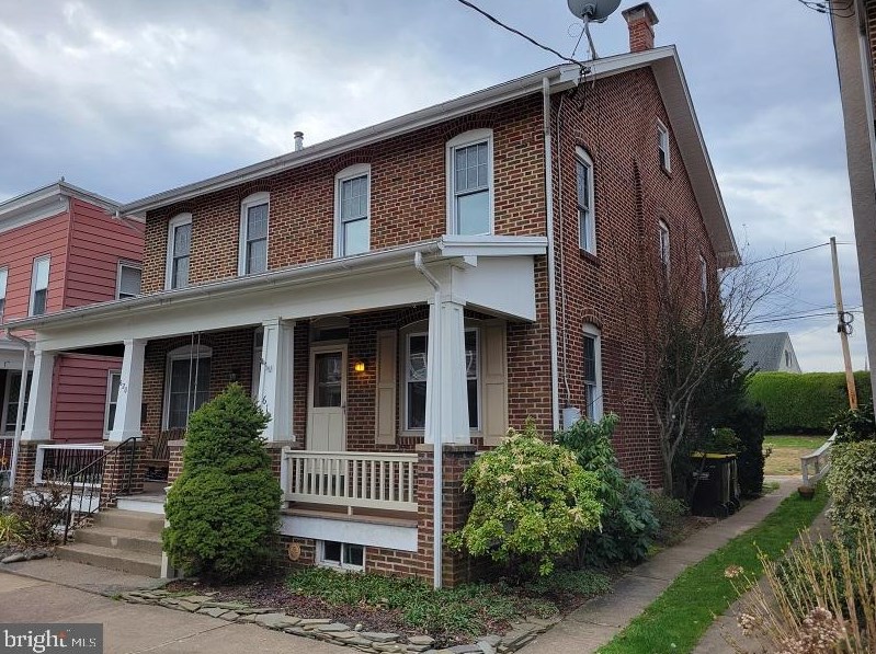 618 Rhoads Ave, Spangsville, PA 19512