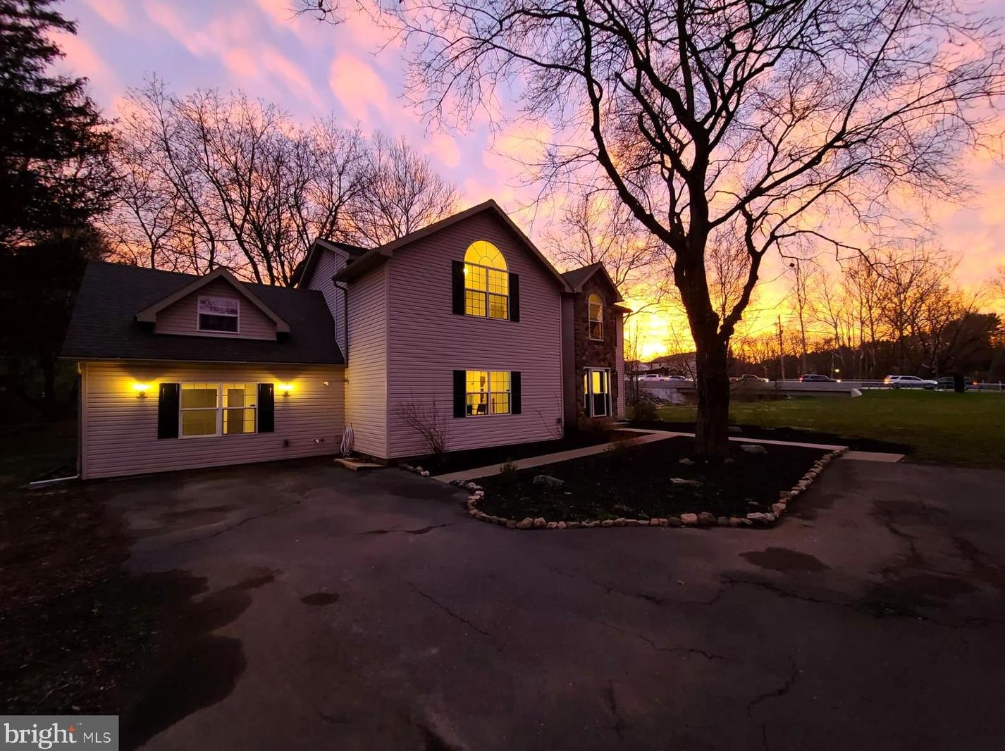 580 Shelbourne Rd, Reading, PA 19606-9607