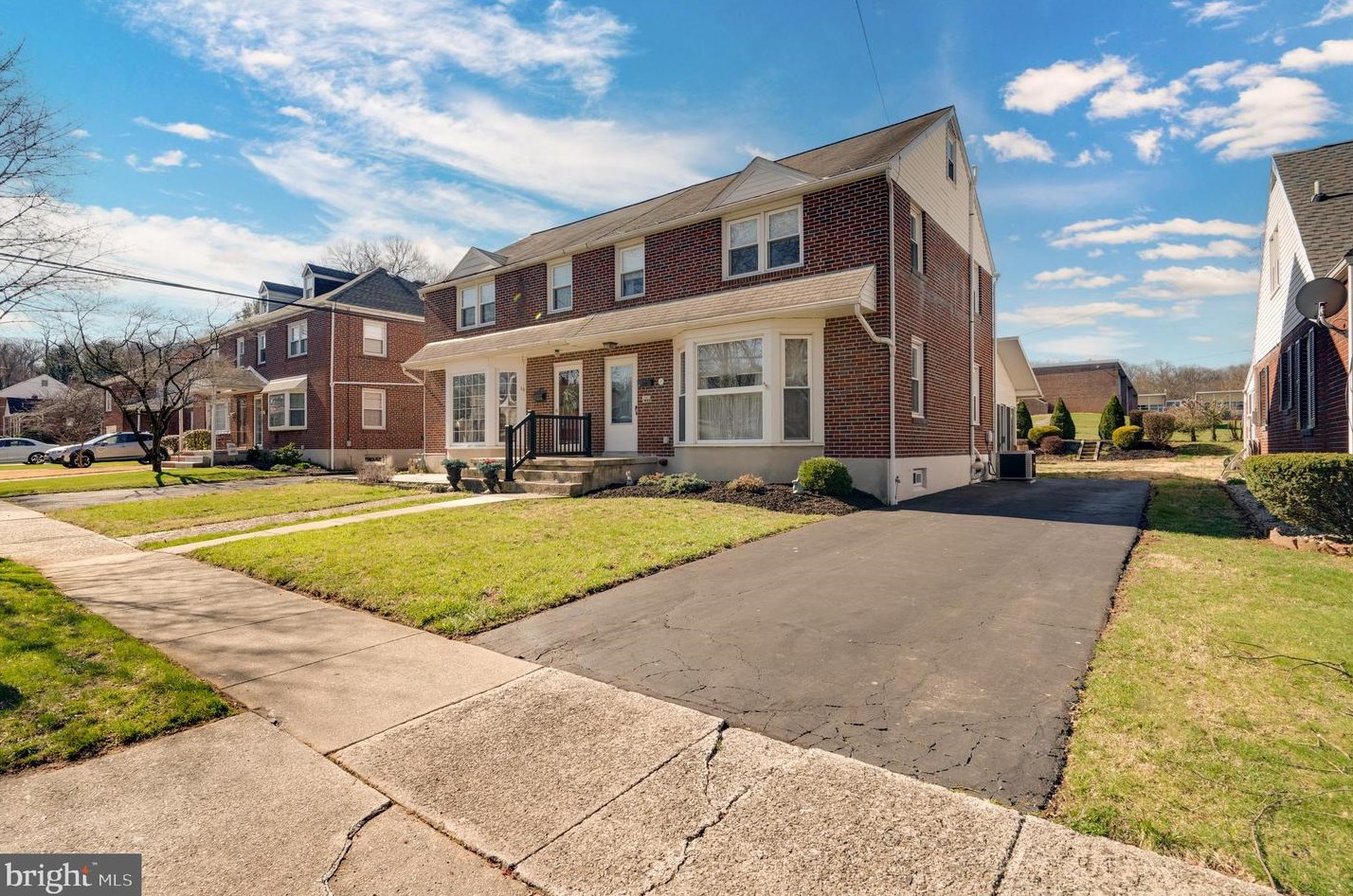 16 Lawndale Rd, Reading, PA 19610