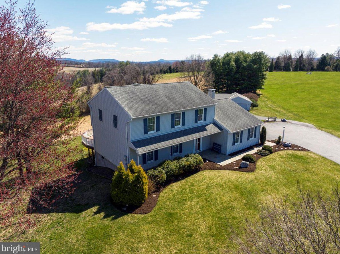 18 Lisa Rd, Reading, PA 19608