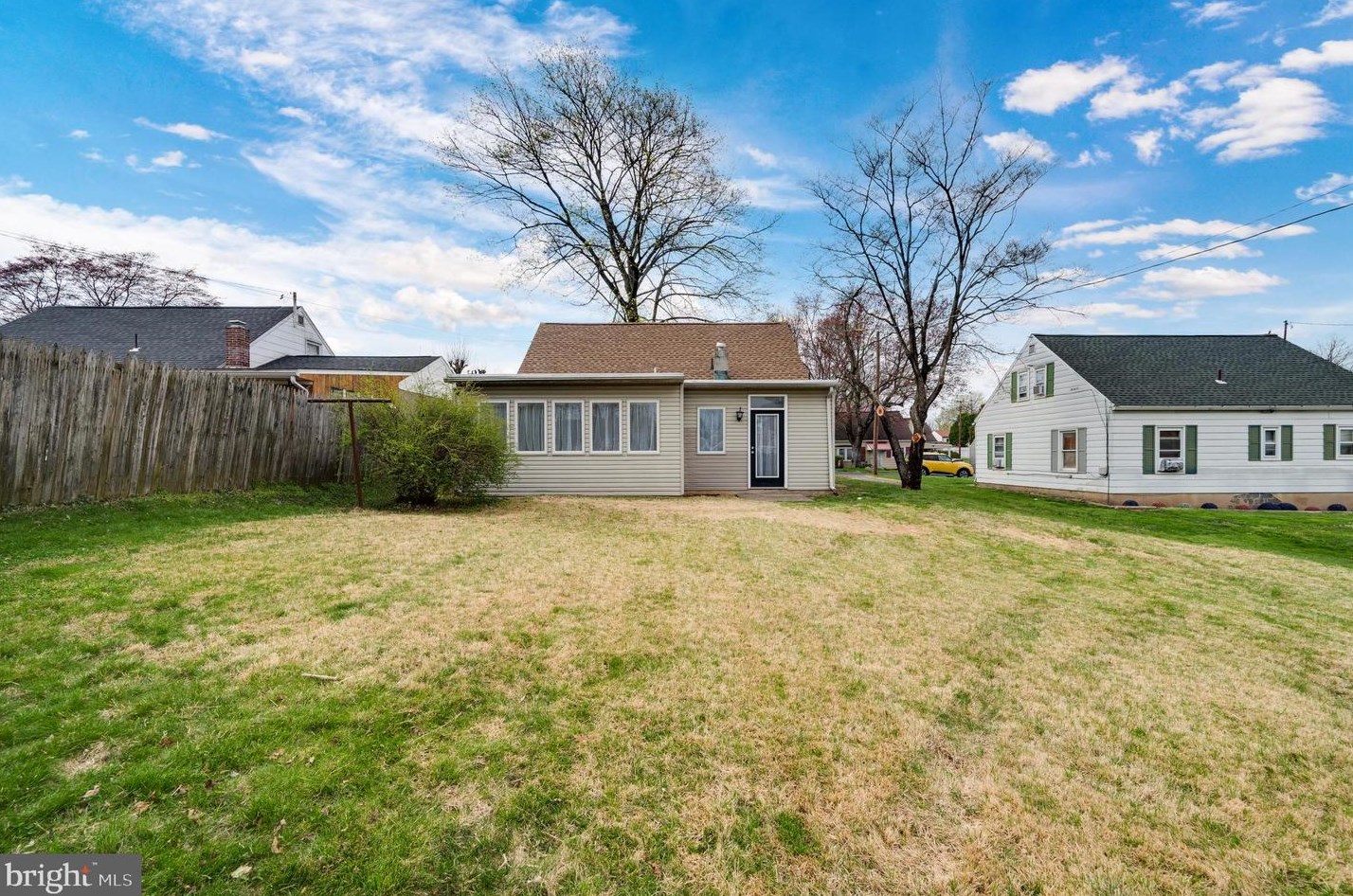 516 Lockheed Ave, Reading PA  19601-1150 exterior