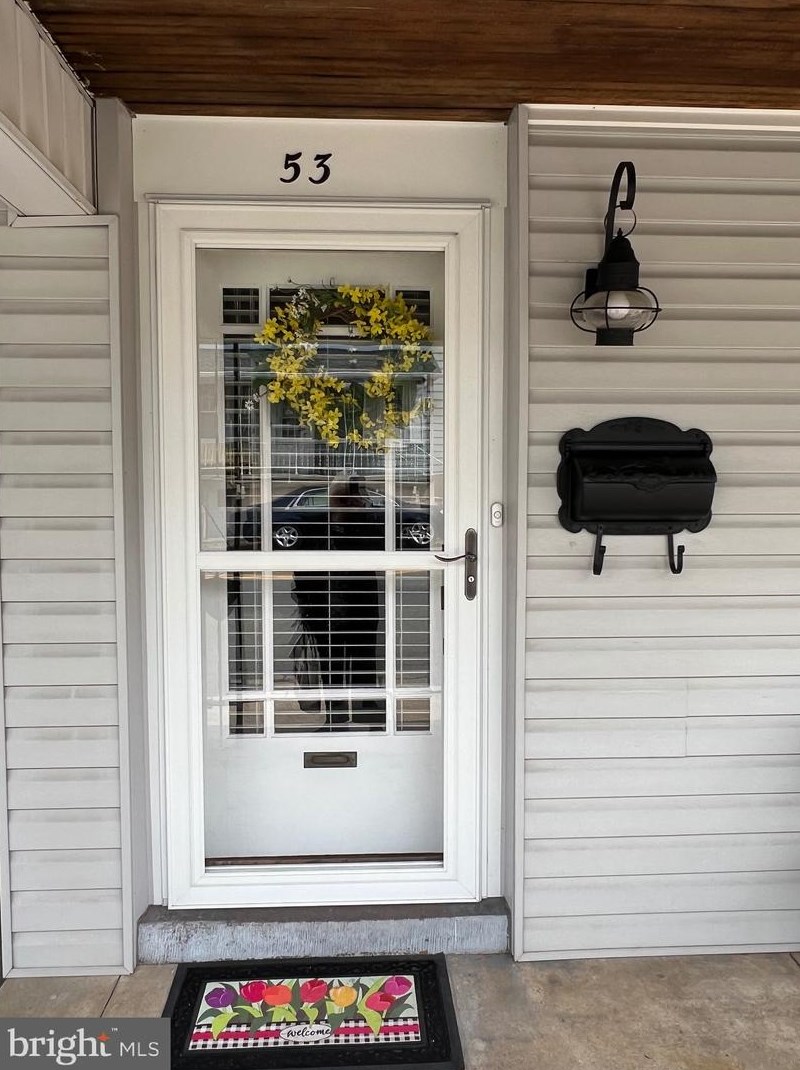 53 2nd St, Womelsdorf, PA 19567-1211