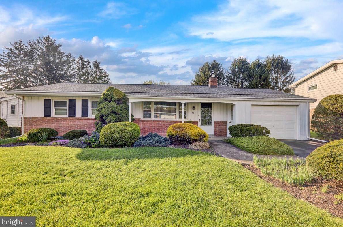 49 Miller Dr, Reading, PA 19608-1269
