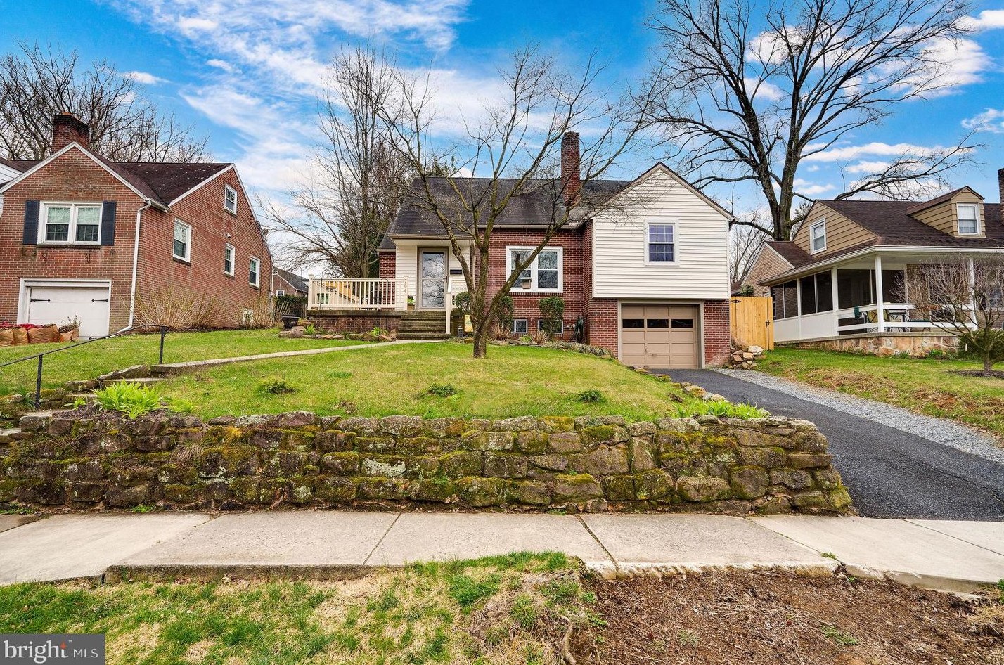704 State St, Reading PA  19607-1226 exterior