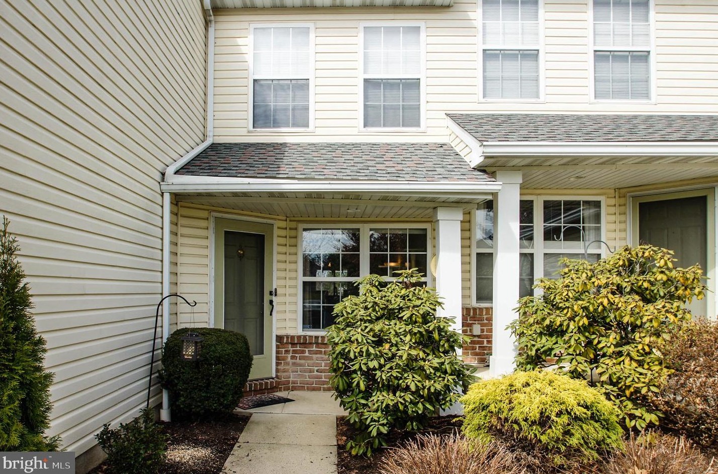 126 Hickory Ln, Reading, PA 19610