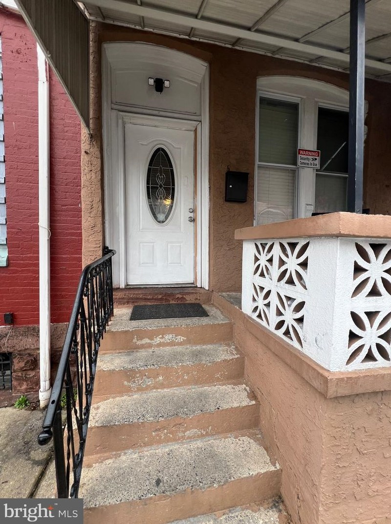 154 Buttonwood St, Reading, PA 19601-2935