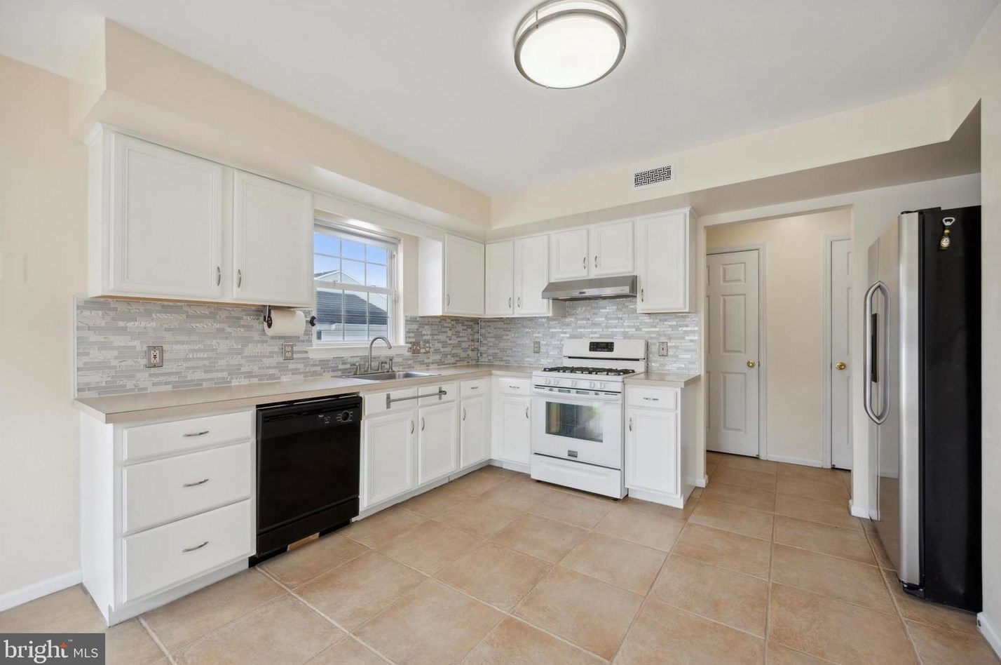 201 Bainbridge Cir, Reading PA  19608-1773 exterior