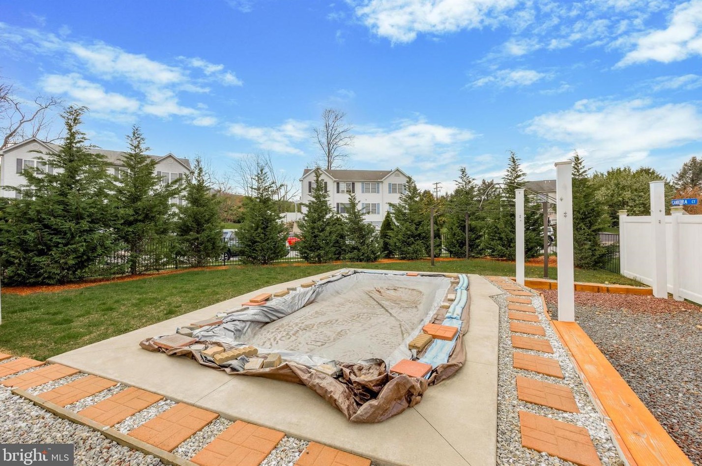 201 Bainbridge Cir, Reading PA  19608-1773 exterior