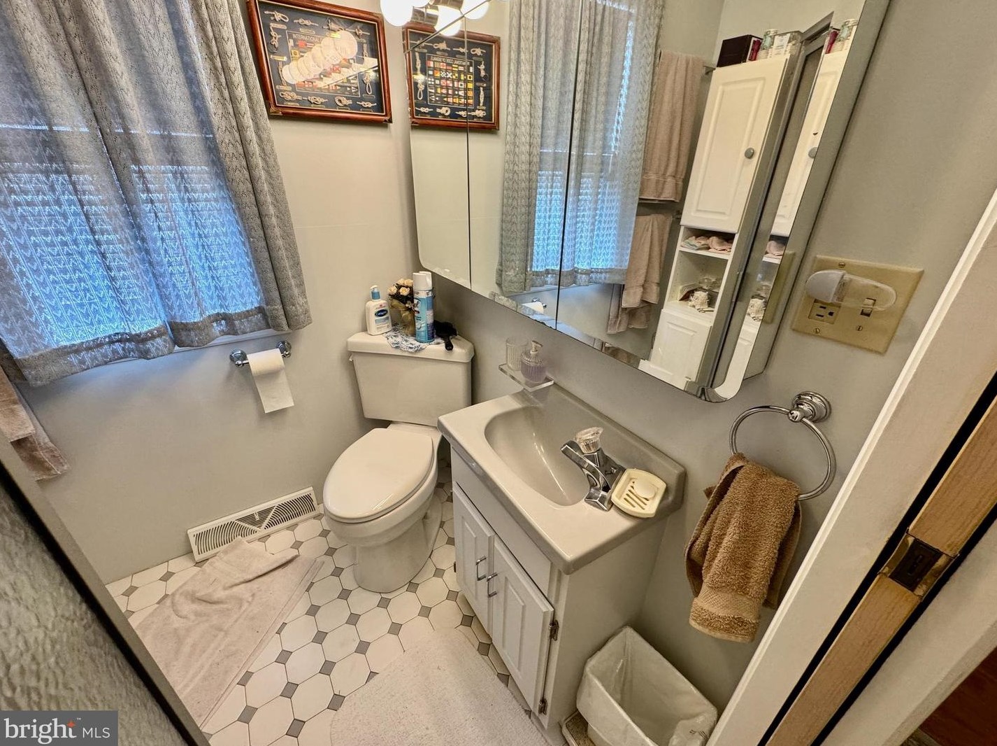 1753 Portland Ave, Reading PA  19609-2020 exterior