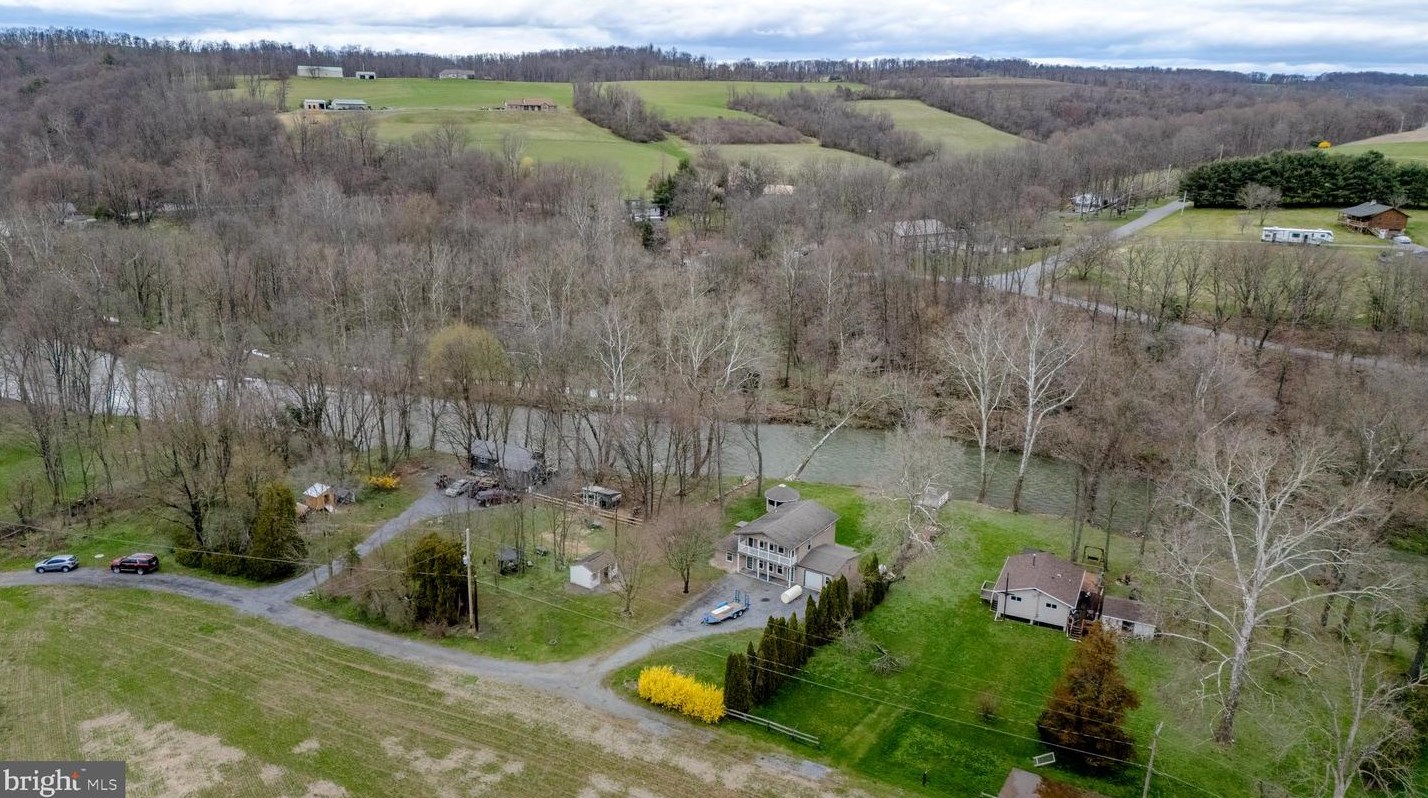 450 Creek Ln, Krumsville, PA 19534