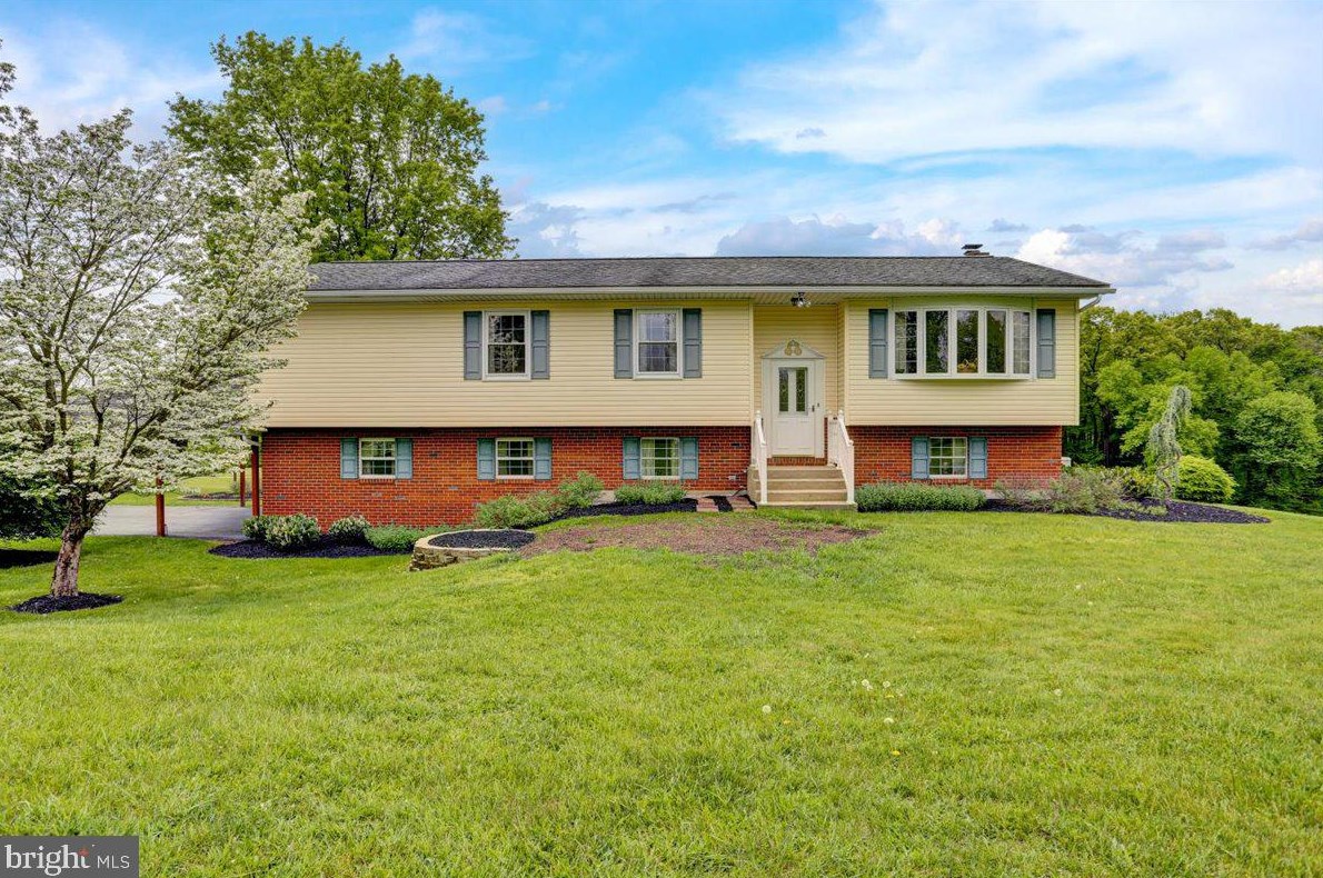 21 Vista Acres Dr, Greenwich, PA 19530