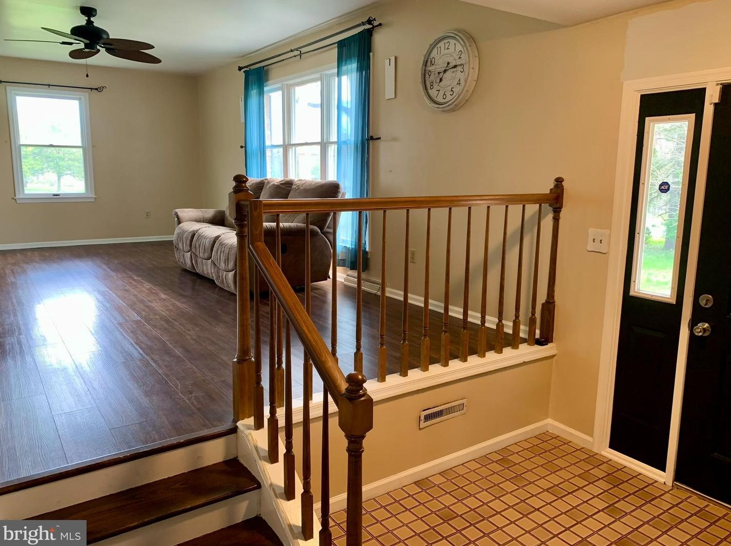 1043 Ben Franklin Hwy, Douglassville PA  19518-1804 exterior