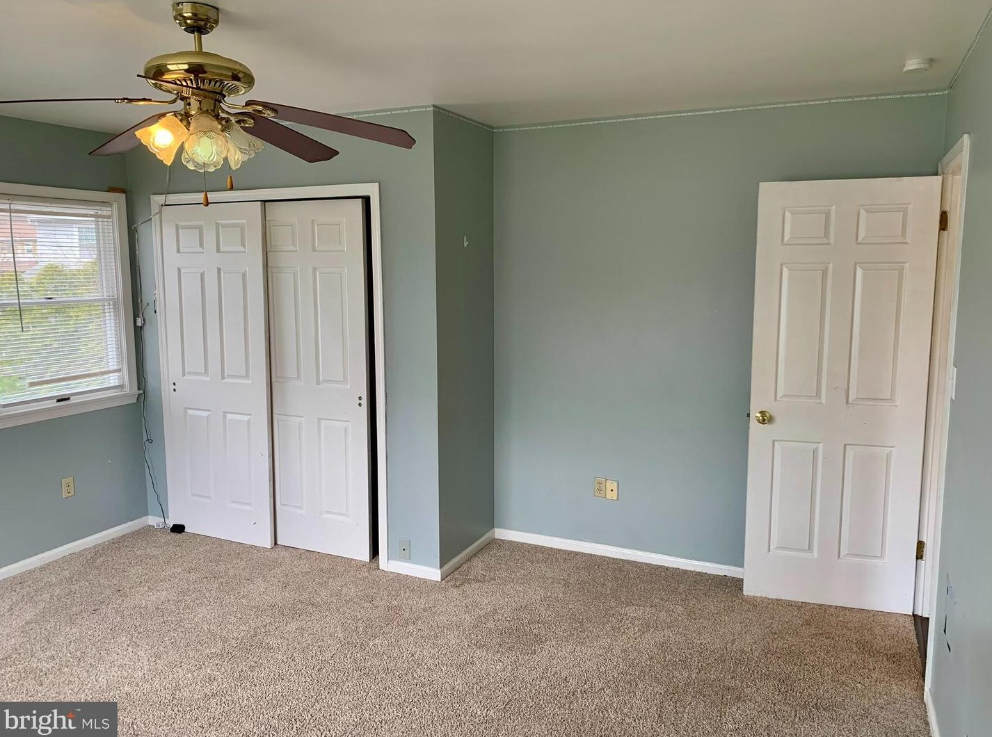 1043 Ben Franklin Hwy, Douglassville PA  19518-1804 exterior