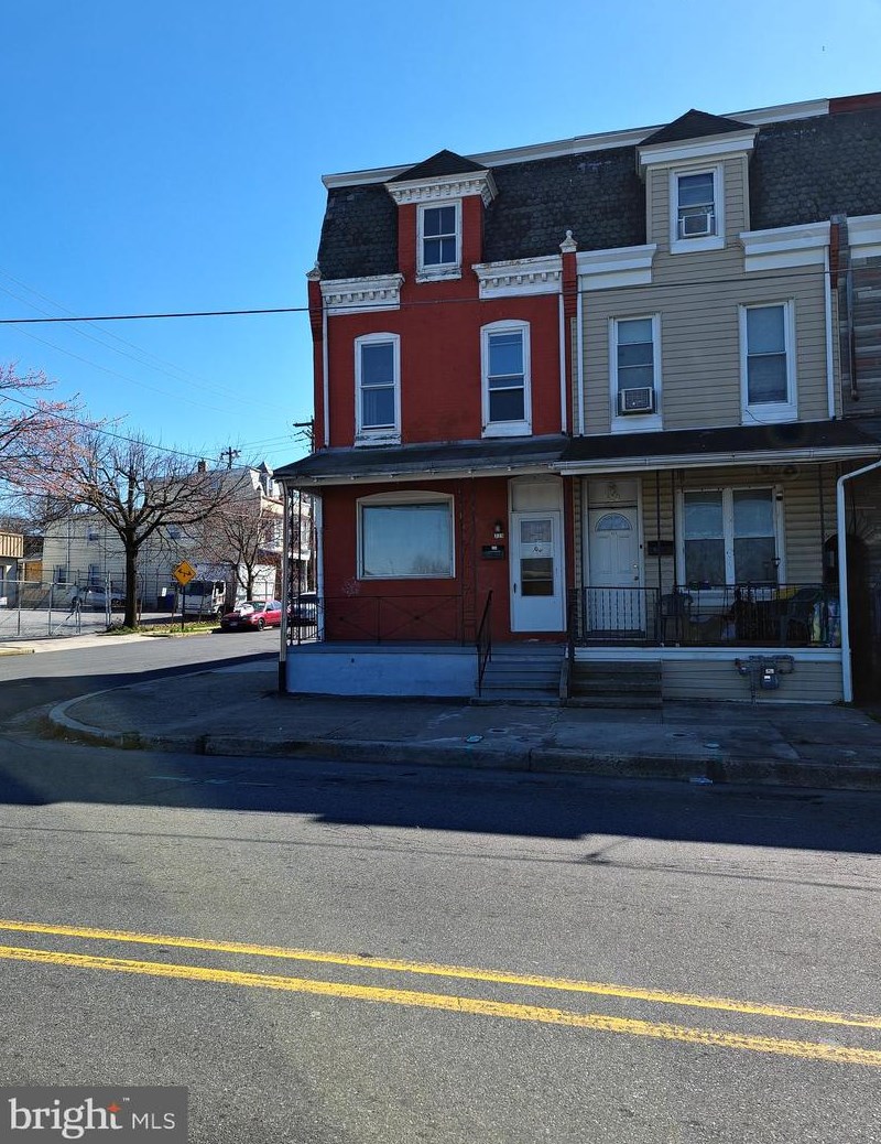 322 Bern St, Reading, PA 19601-1206