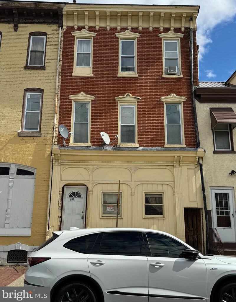 357 N 10th St, Reading, PA 19602