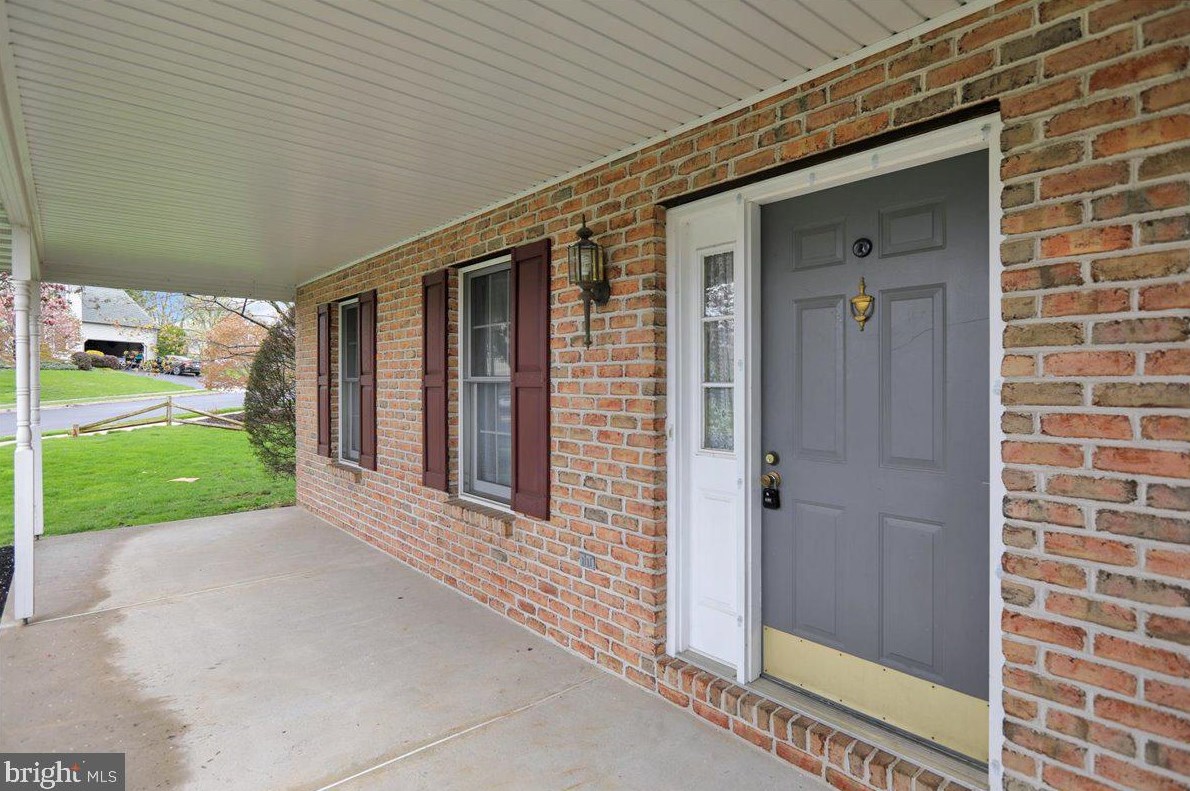 4001 Windcroft Ct, Reading, PA 19606