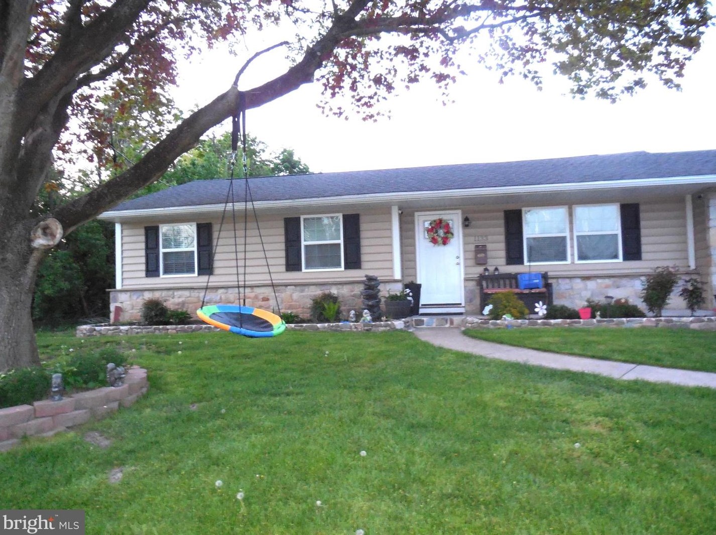 1133 Beaumont Ave, Spring Valley, PA 19560