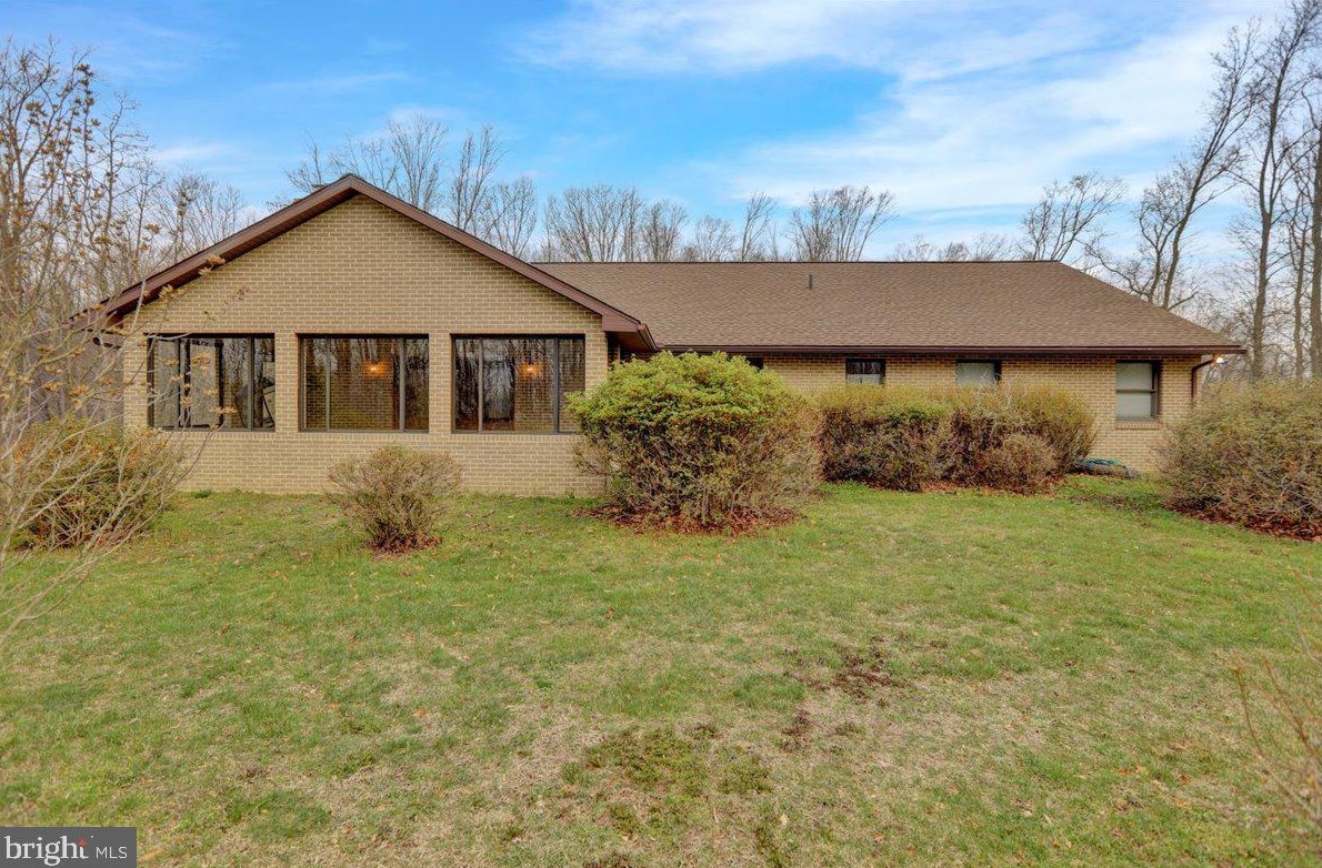 133 Old Company Rd, Dale, PA 19504-9043