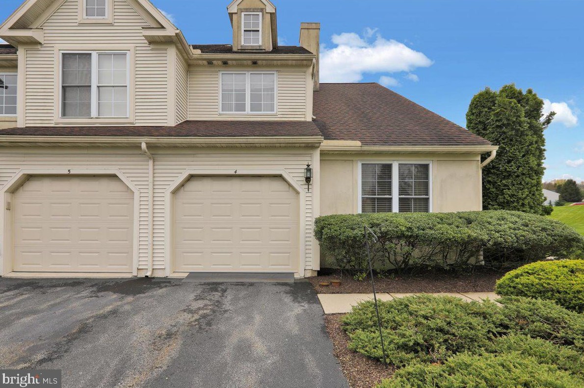 4 Whitetail Ln, Reading, PA 19607