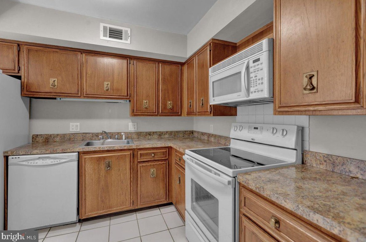 22 Nassau Ct, Reading, PA 19607