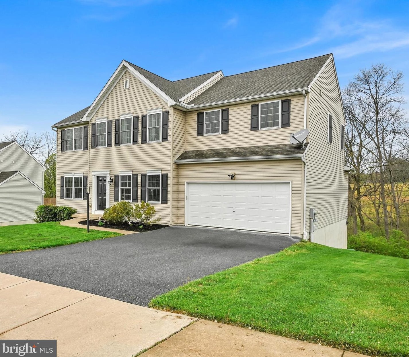 422 4th St, New Schaefferstown, PA 19506-9540
