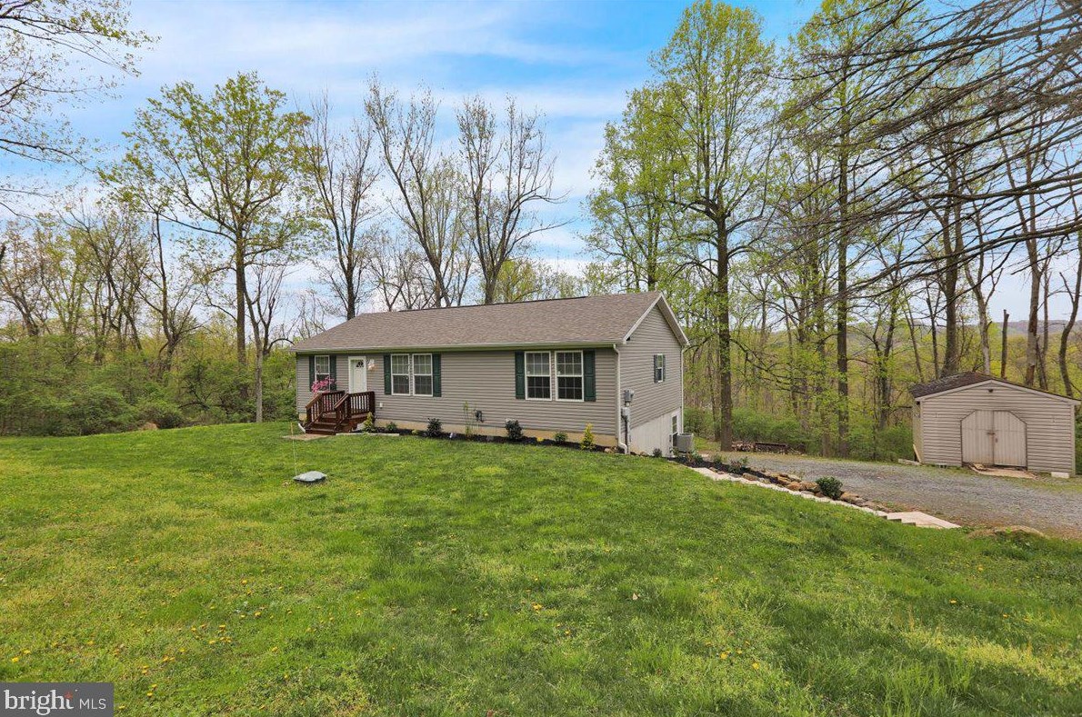 228 Chapel Hill Rd, Reading, PA 19608
