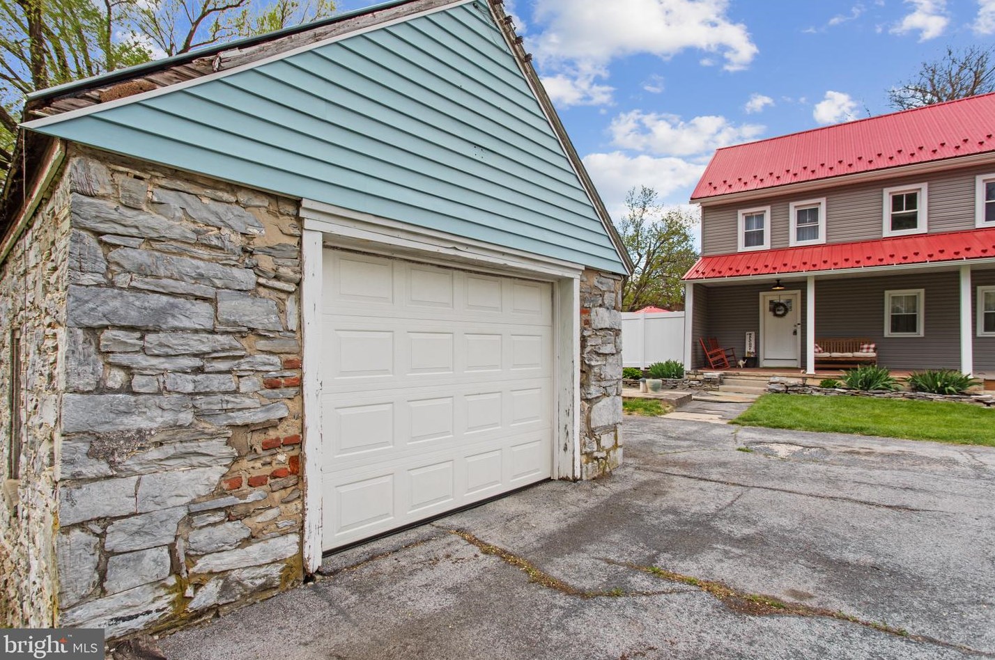 490 Sheridan Rd, Womelsdorf, PA 19567