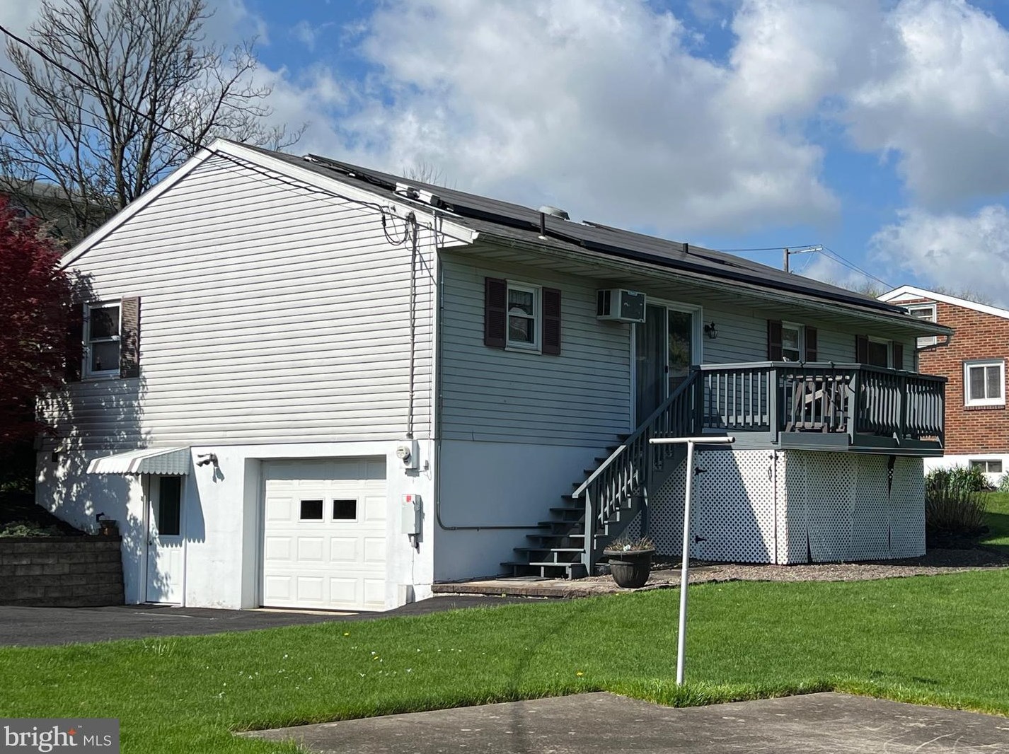 11 E Jefferson St, Womelsdorf, PA 19567