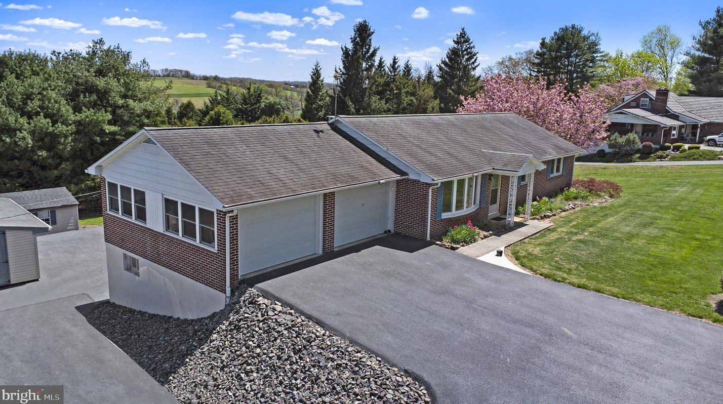 149 Church Hill Rd, Dale, PA 19504-8938