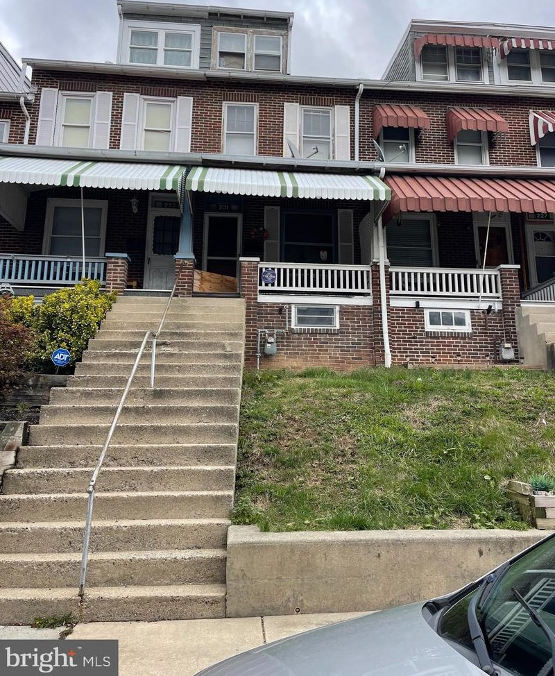 231 Linden St, Reading, PA 19604-2931