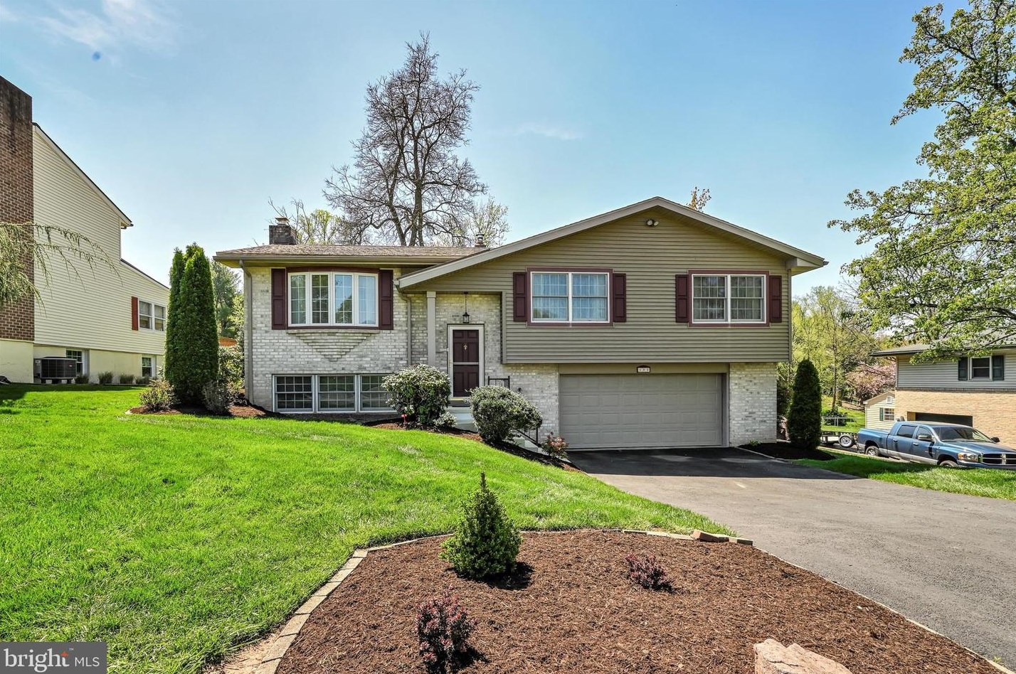 152 Castleton Dr, Reading, PA 19607
