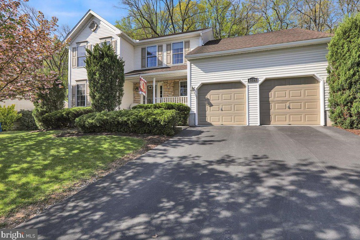 4594 Dunham Dr, Reading, PA 19606-8950