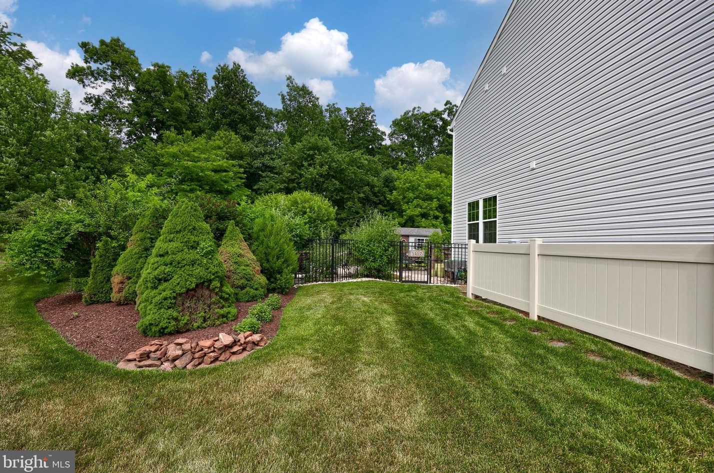 5107 Peach Blossom Dr, Douglassville PA  19518-1328 exterior