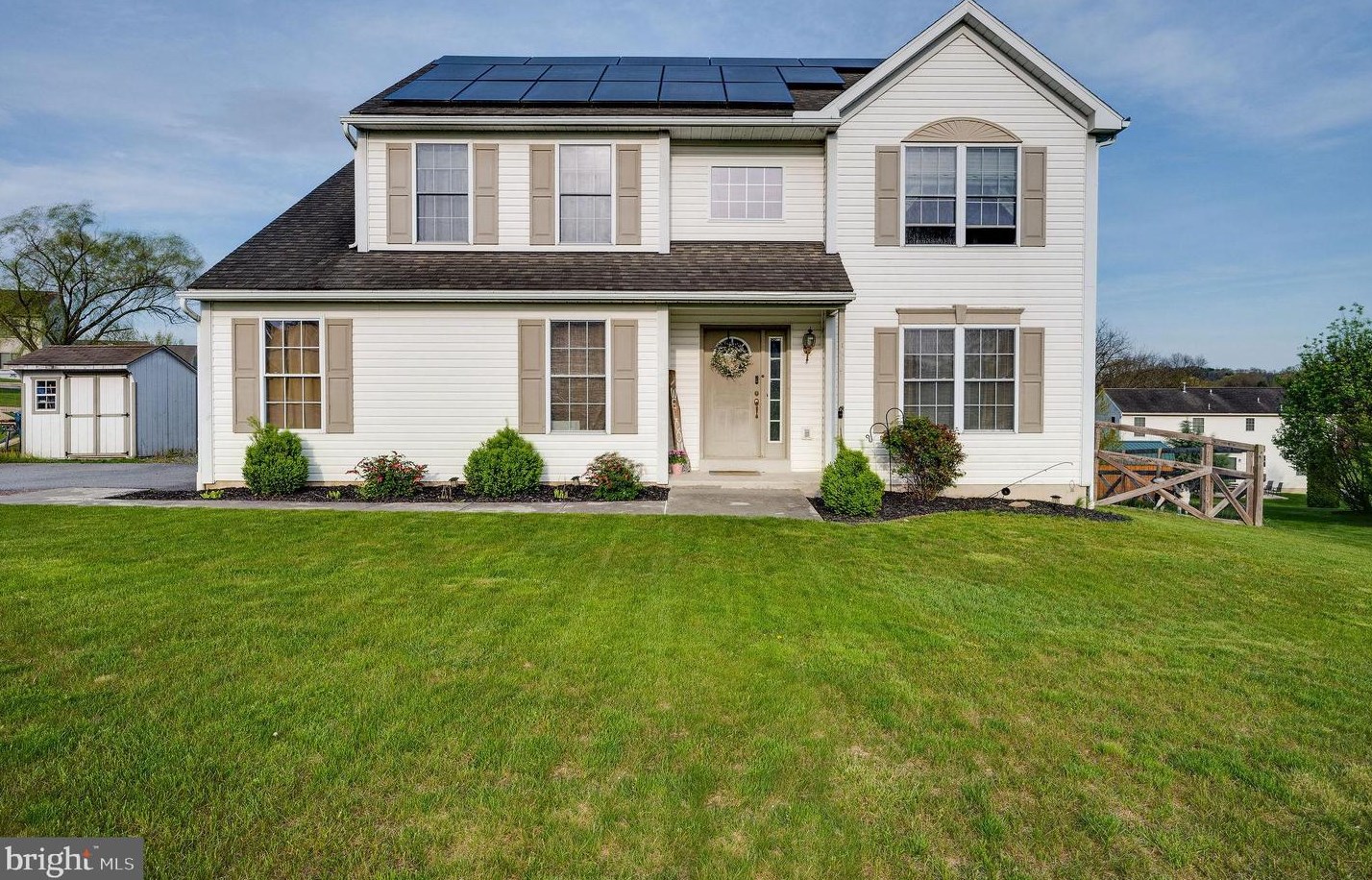 48 Walnut Dr, New Schaefferstown, PA 19506-9599