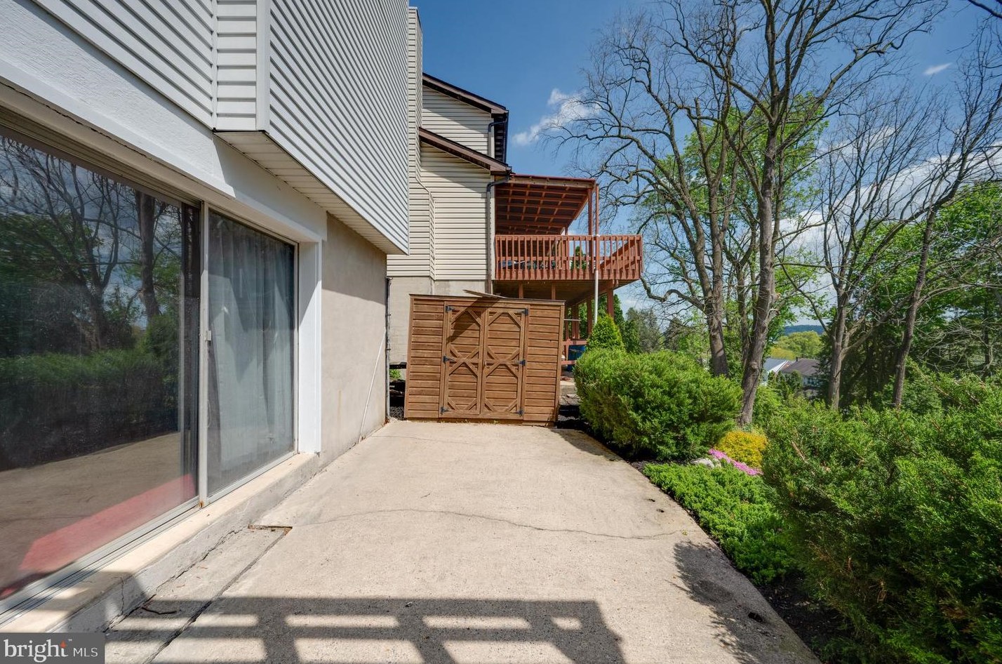 2444 Fairview St, Reading PA  19605-2955 exterior