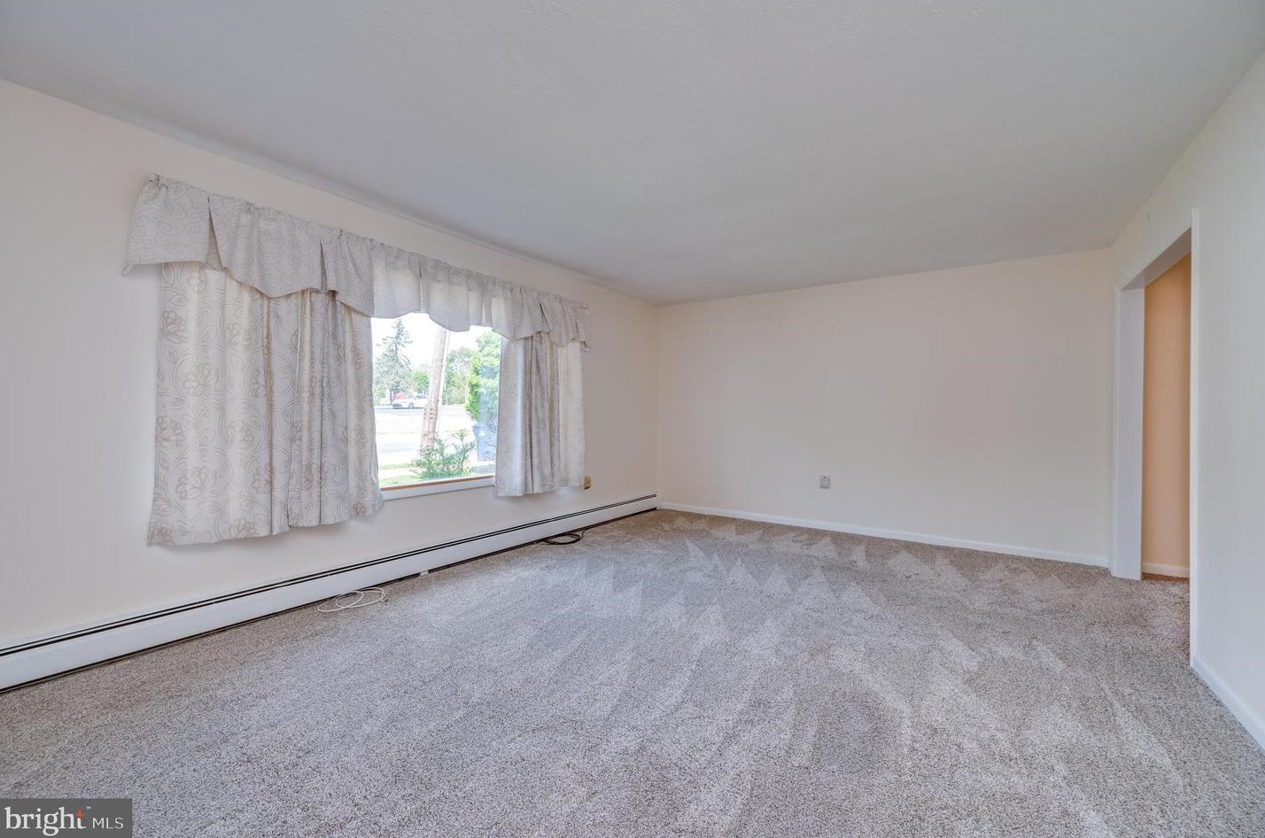 2444 Fairview St, Reading PA  19605-2955 exterior