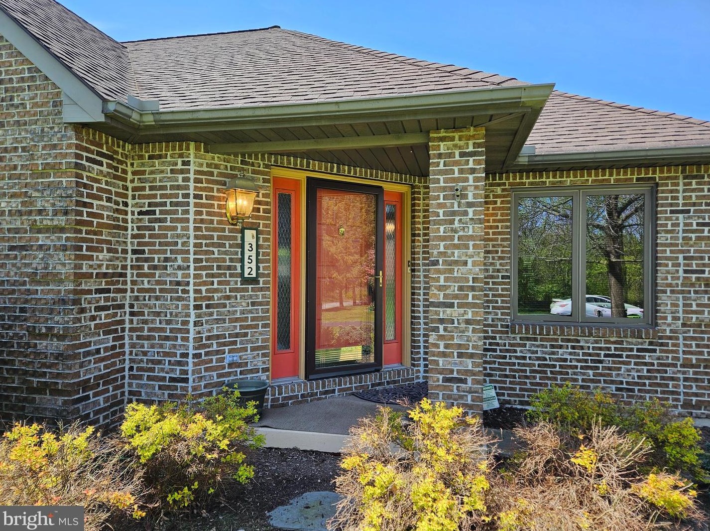 352 Chalet Dr, New Schaefferstown, PA 19506-9514