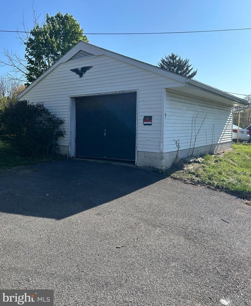 1291 Shelbourne Rd, Reading, PA 19606