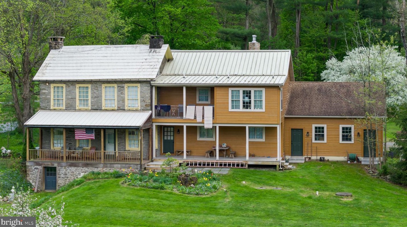 8 Old Philly Pike, Steinsville, PA 19529
