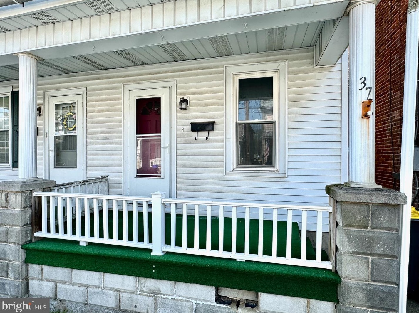 37 Church St, Robesonia, PA 19551-1103