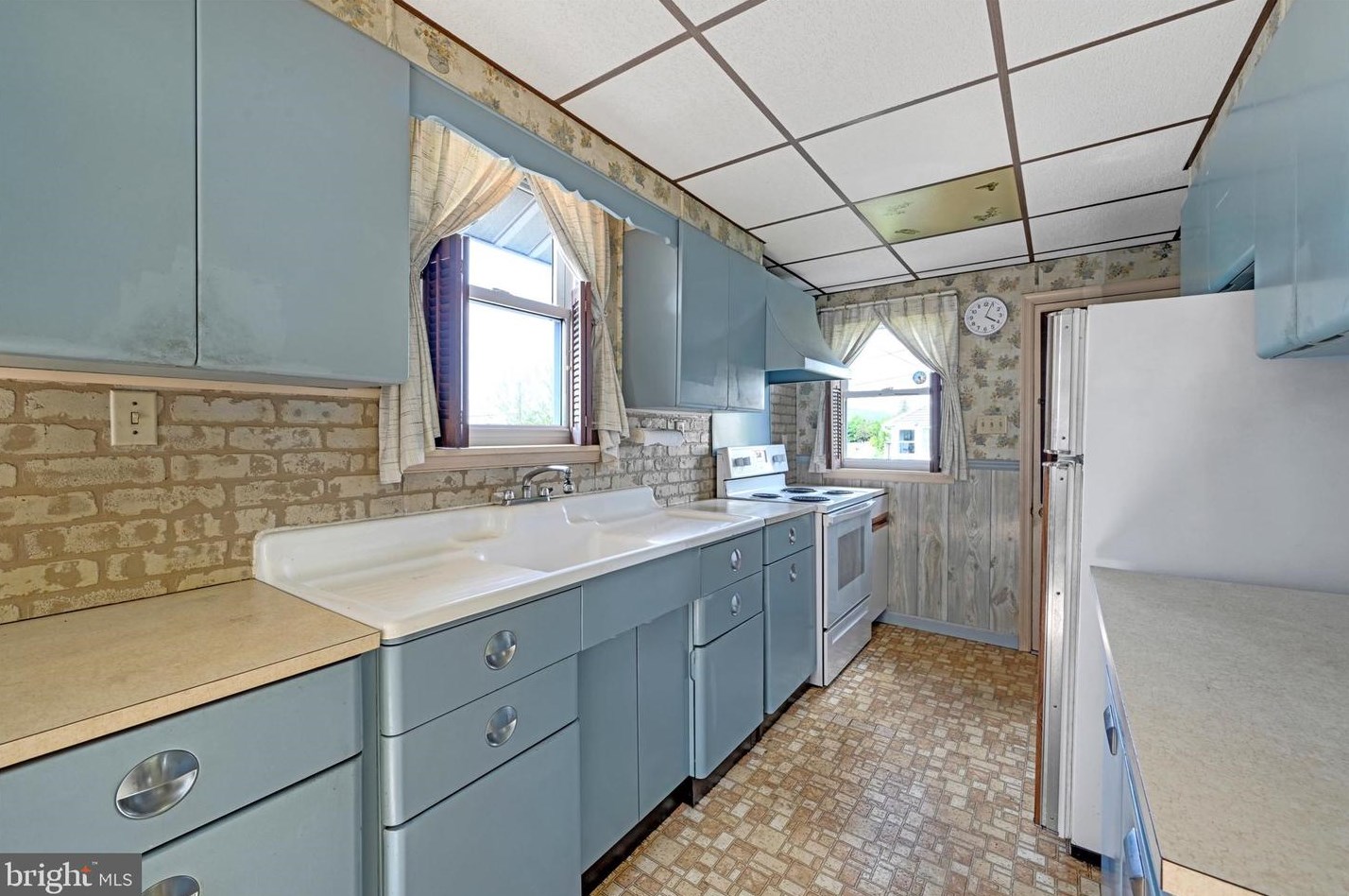 943 Upland Ave, Reading PA 19607-1746 exterior