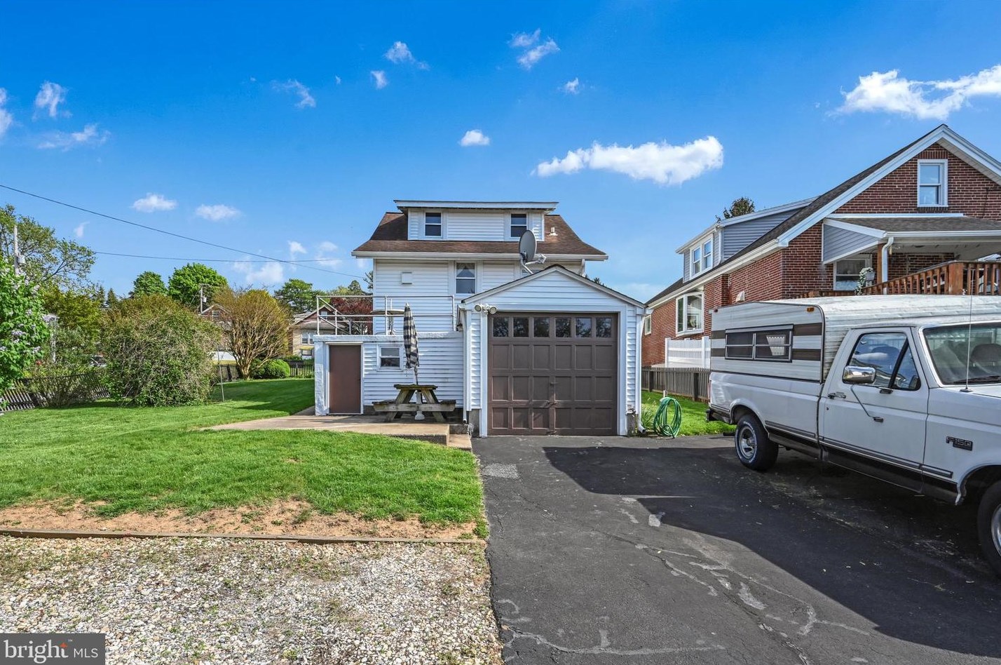 943 Upland Ave, Reading PA 19607-1746 exterior