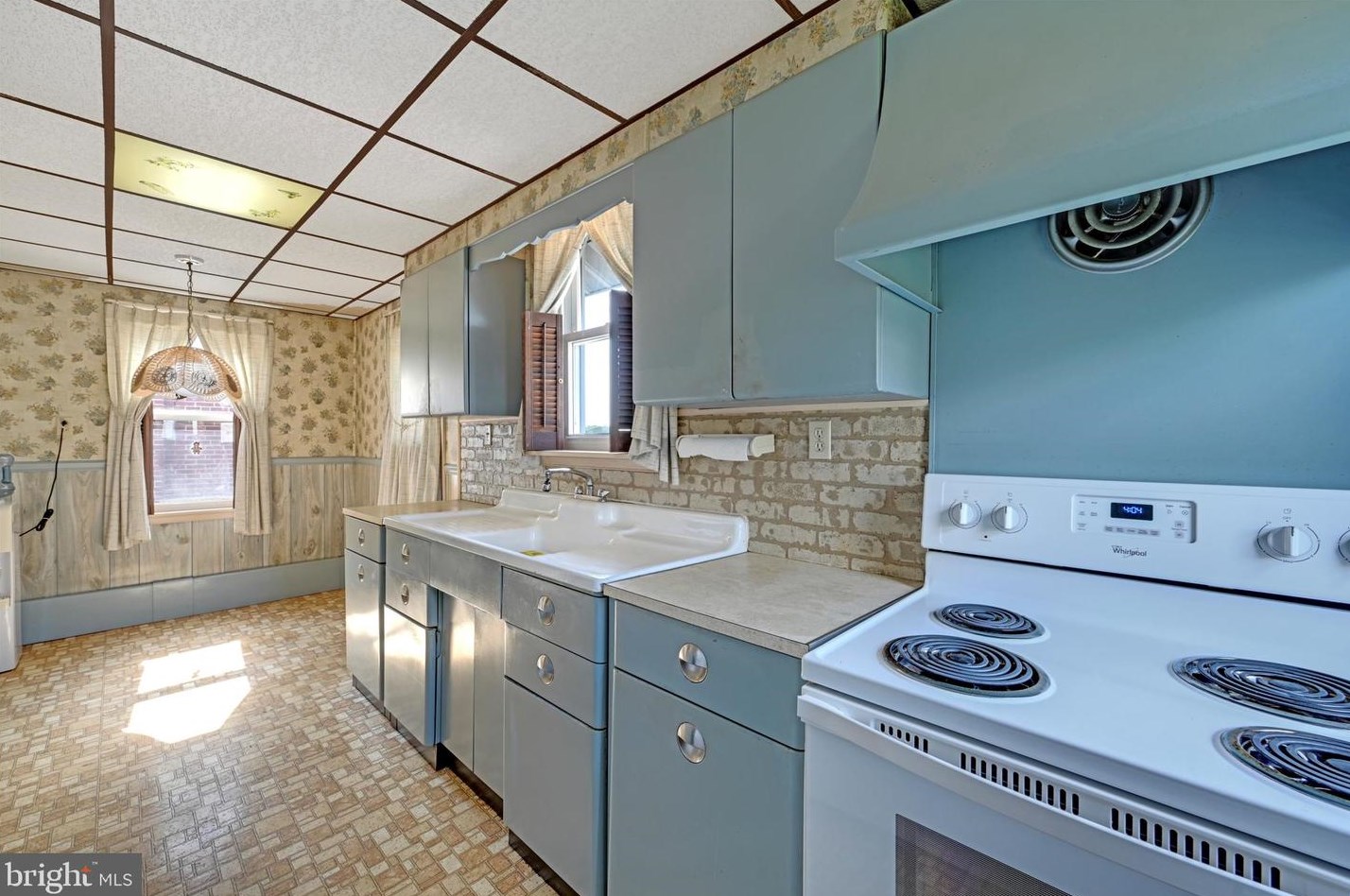 943 Upland Ave, Reading PA 19607-1746 exterior