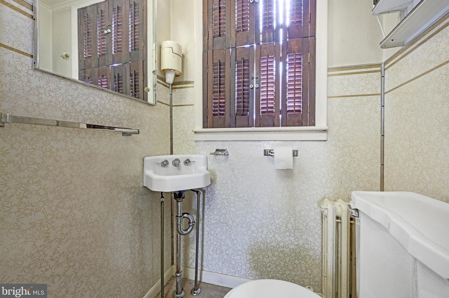 943 Upland Ave, Reading PA 19607-1746 exterior